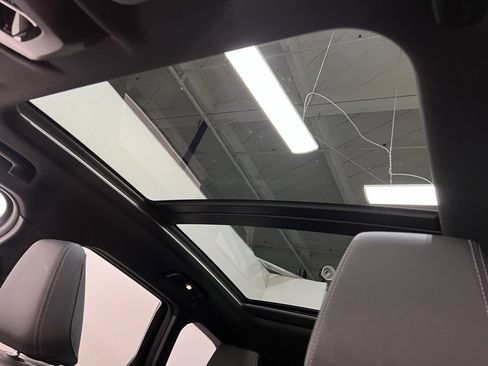 Used 2025 BMW X1 xDrive28i w/ Convenience Package image 10