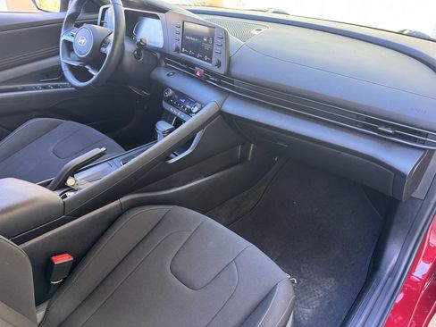 Certified 2025 Hyundai Elantra Sport image 15