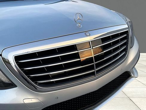 Used 2015 Mercedes-Benz S 63 AMG 4MATIC Sedan w/ Driver Assistance Package image 28