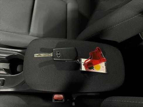 Certified 2023 Toyota Corolla LE image 31