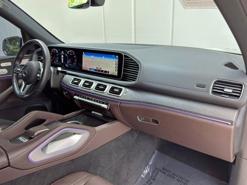 Used 2022 Mercedes-Benz GLS 450 4MATIC w/ Warmth & Comfort Package image 15