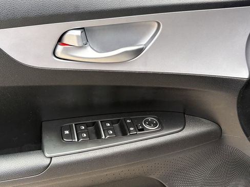 Used 2024 Kia Forte LXS FWD image 11