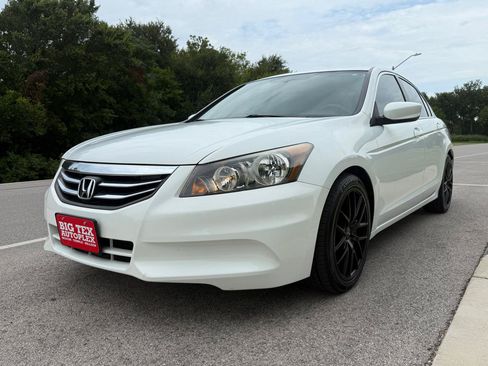 Used 2012 Honda Accord LX image 4