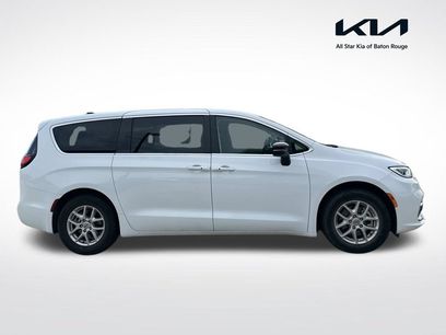Used 2024 Chrysler Pacifica Touring-L