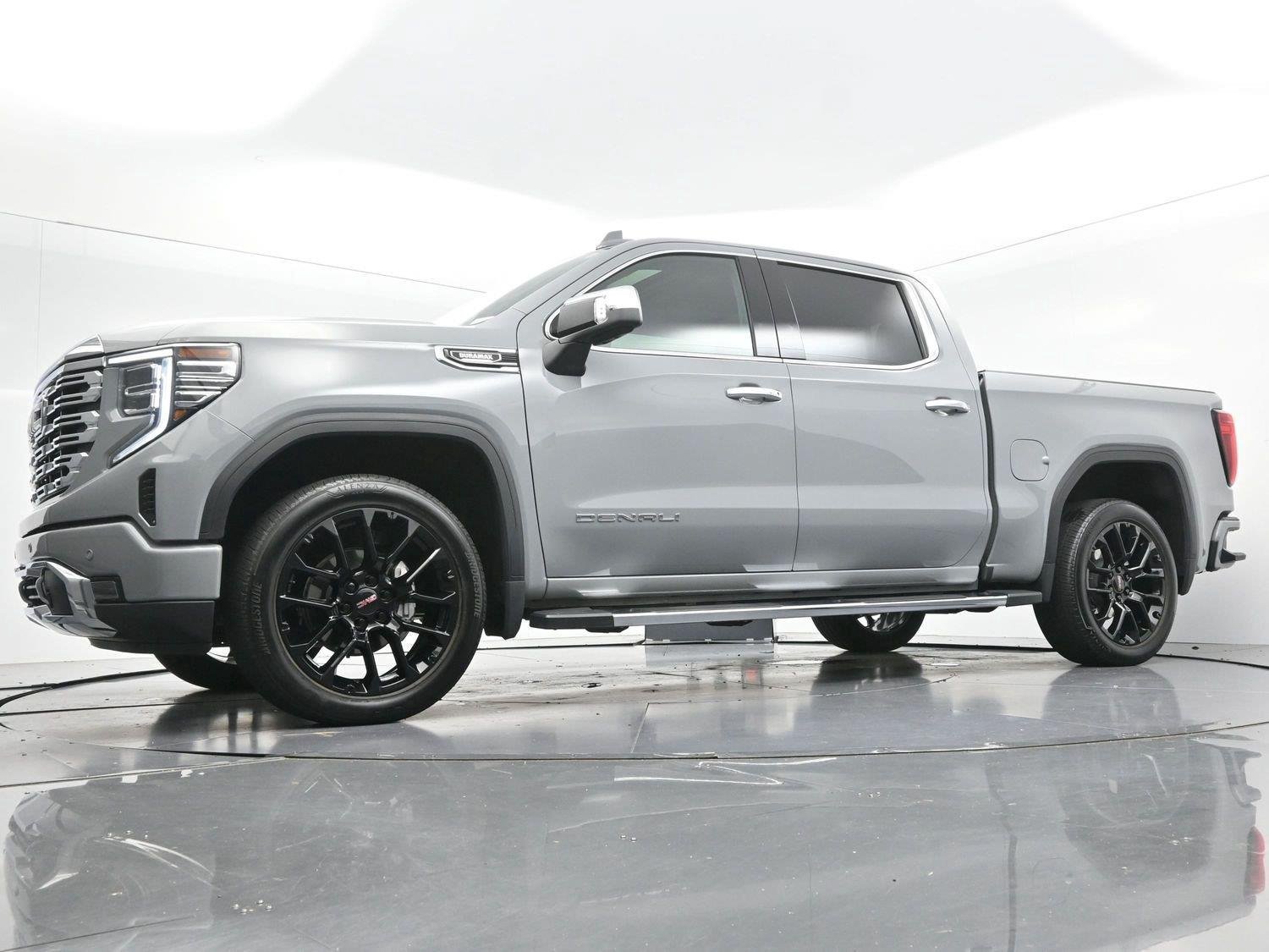Used 2025 GMC Sierra 1500 Denali w/ Technology Package AWD/4WD image 47