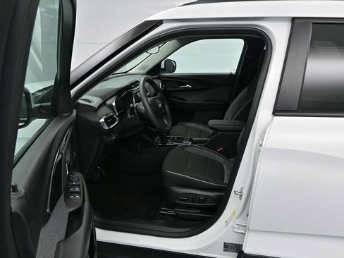 Used 2023 Chevrolet TrailBlazer LT AWD/4WD image 8