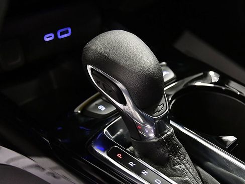 Used 2025 Chevrolet Trax LT w/ Driver Confidence Package image 23