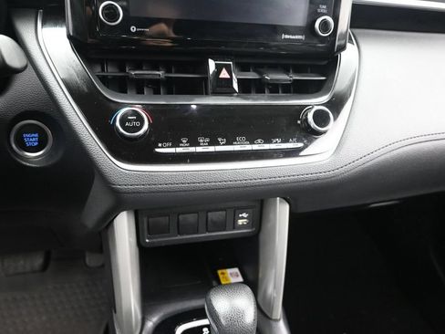 Used 2022 Toyota Corolla Cross LE FWD image 13