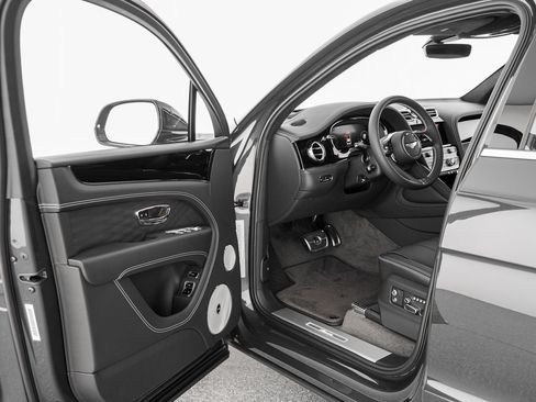 New 2026 Bentley Bentayga AWD/4WD image 11