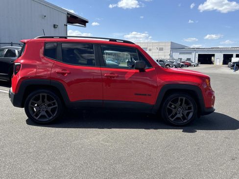 Used 2021 Jeep Renegade Latitude image 2