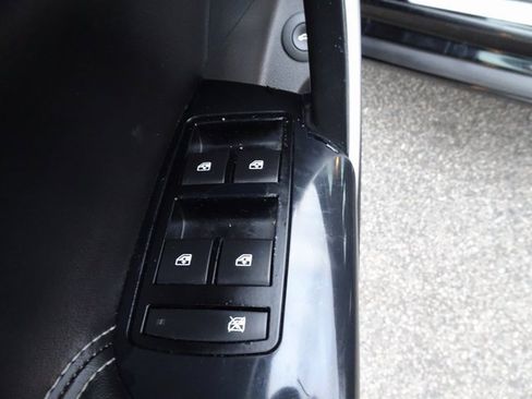 Used 2017 Buick Regal Sport Touring image 12