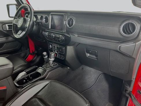 Used 2021 Jeep Wrangler Unlimited Sahara w/ Uconnect 4C Nav & Sound Group AWD/4WD image 29