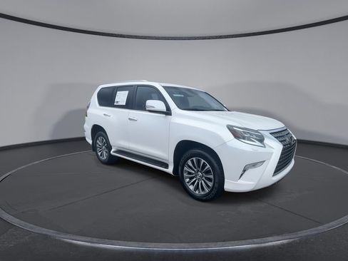 Used 2023 Lexus GX 460 Luxury w/ Accessory Package AWD/4WD image 3