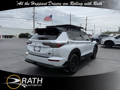 New 2026 Mitsubishi Outlander Trail Edition image 9