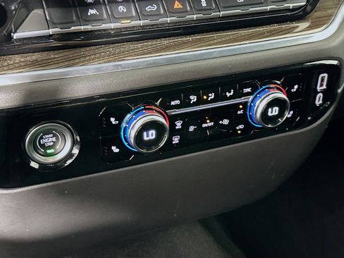 Used 2022 GMC Sierra 1500 Elevation image 23