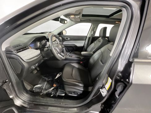 Used 2022 Jeep Compass Latitude w/ Sun and Sound Group AWD/4WD image 19
