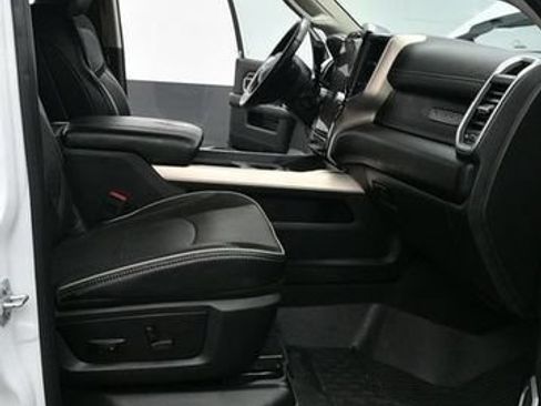 Used 2024 RAM 2500 Laramie AWD/4WD image 9
