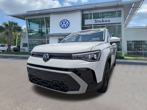 New 2026 Volkswagen Taos SE FWD image 8