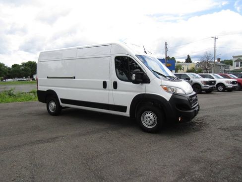 Used 2026 RAM ProMaster 2500 w/ Convenience Group FWD image 8