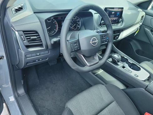 Used 2026 Nissan Rogue SV FWD image 25