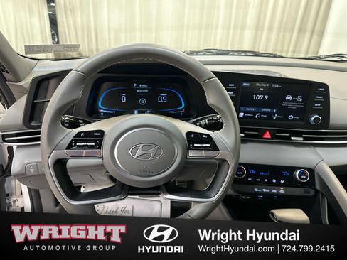 Certified 2025 Hyundai Elantra Sport image 19