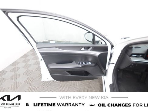New 2026 Kia K5 LXS image 9
