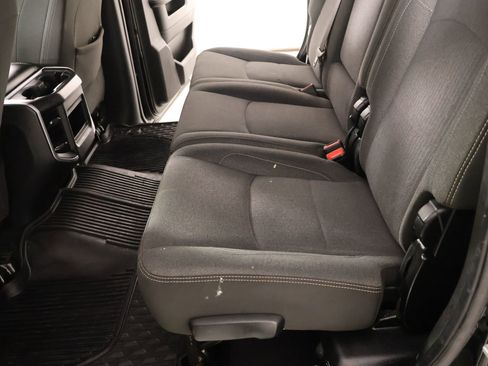 Used 2019 RAM 2500 Big Horn w/ Black Appearance Package image 12