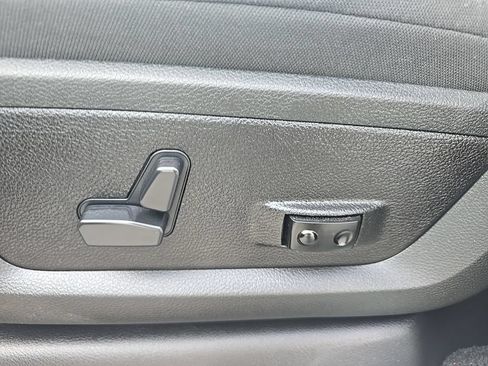 New 2025 RAM 2500 Big Horn AWD/4WD image 30