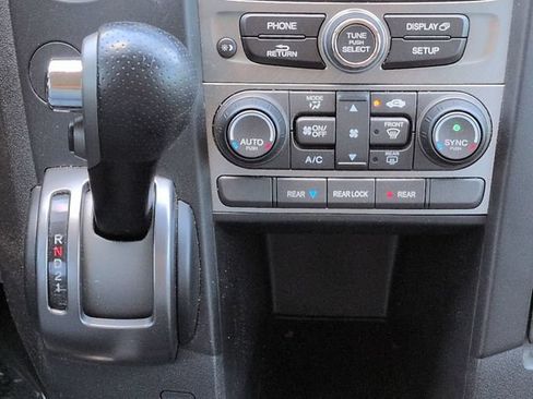 Used 2015 Honda Pilot LX image 19