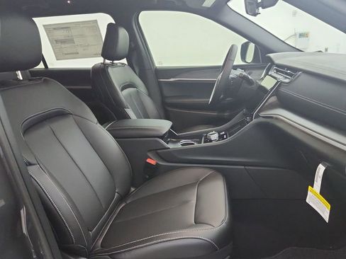 New 2025 Jeep Grand Cherokee L Limited w/ Black Appearance Package image 34
