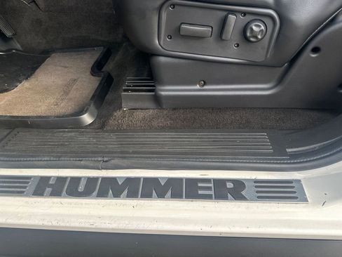Used 2005 HUMMER H2 w/ Preferred Equipment Group image 22