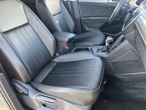 Certified 2023 Volkswagen Tiguan SE image 8