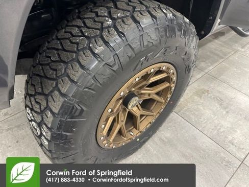 Used 2016 Toyota Tacoma Limited image 37