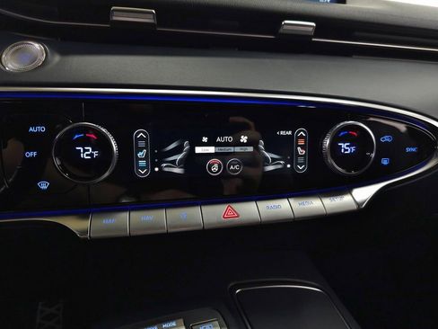 Used 2023 Genesis GV70 3.5T Sport AWD/4WD image 33