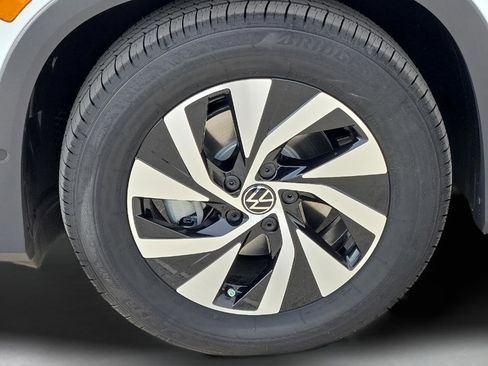 New 2026 Volkswagen Tiguan S image 8