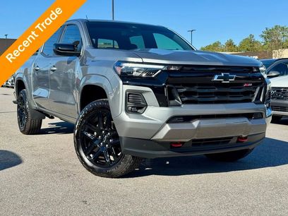 Used 2025 Chevrolet Colorado Z71 w/ Z71 Convenience Package 2