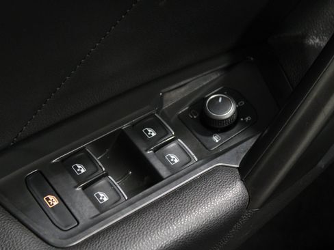 Used 2021 Volkswagen Tiguan SEL Premium R-Line image 4