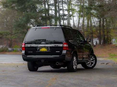 Used 2017 Ford Expedition Limited w/ Equipment Group 301A RWD image 4