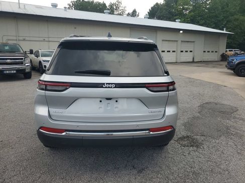 Used 2025 Jeep Grand Cherokee Limited AWD/4WD image 10