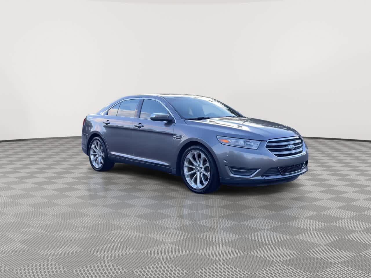 Used 2013 Ford Taurus Limited FWD image 2