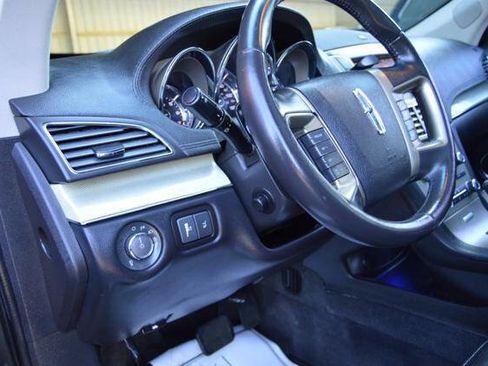 Used 2012 Lincoln MKT AWD image 32