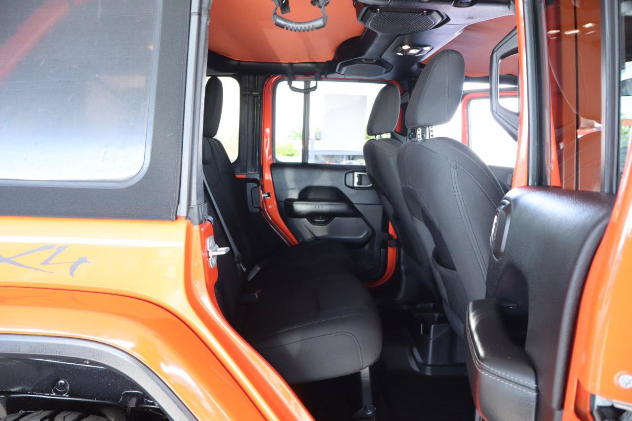 Used 2019 Jeep Wrangler Unlimited Sahara AWD/4WD image 37