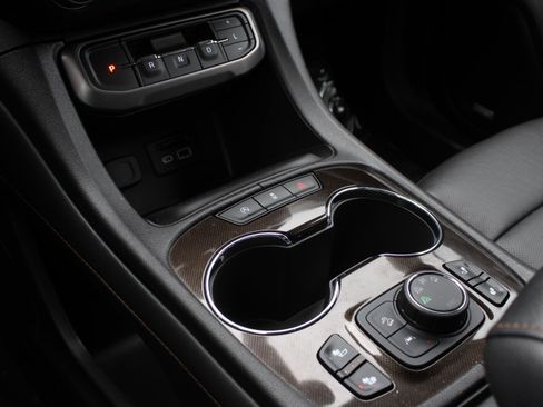 Used 2023 GMC Acadia AT4 AWD/4WD image 15