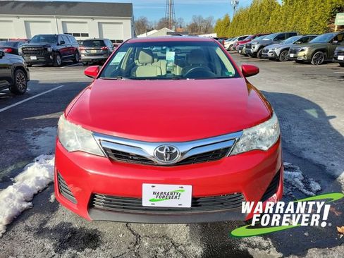Used 2014 Toyota Camry LE image 2