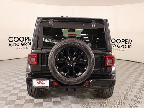 Used 2021 Jeep Wrangler Unlimited Sahara AWD/4WD image 22