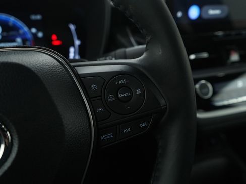 Used 2025 Toyota Corolla XSE image 27