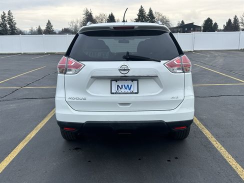 Used 2016 Nissan Rogue S w/ Appearance Package image 22