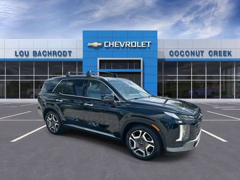 Used 2024 Hyundai Palisade SEL FWD image 2