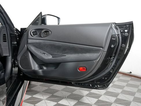 Used 2024 Nissan Z NISMO w/ Floor Mat Package RWD image 40