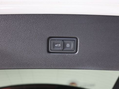 Used 2022 Audi Q8 Premium Plus AWD/4WD image 42